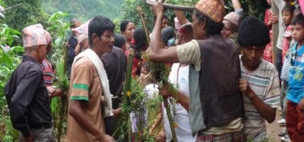 पितृका सम्झनामा माझी समुदायले पितरा पर्व मनाउँदै