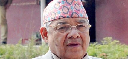 वामदेवको नियती : पहिले आवेशमा एमाले त्याग्छन्, पछि शिर निहु¥याएर फर्किन्छन्