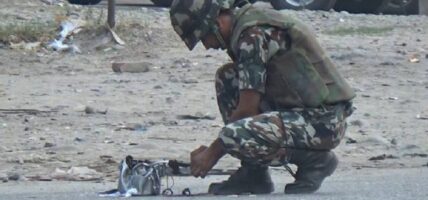 नेपाली सेनाद्वारा प्रेसर कुकर बम निष्क्रिय
