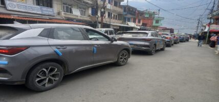 रसुवागढी नाकामा ढुवानी कन्टेनरको चाप बढ्दो