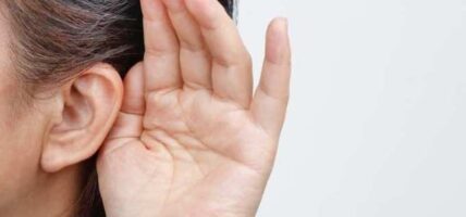 श्रवण शक्ति कम भएका व्यक्तिका लागि दोभासे सेवा