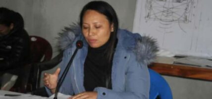 ३ दिने परम्परागत चित्रकला कार्याशालामा मिङ्मा लामाले प्रस्तुत गरे परम्परागत थाङ्का चित्रकला बारे कार्यपत्र