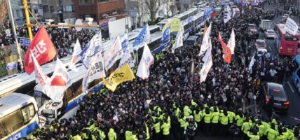 दक्षिण कोरियाका राष्ट्रपति पक्राउ गर्न प्रहरीको  प्रयास असफल