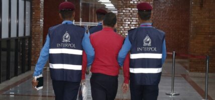 १ करोड १६ लाख नगदसहित दुई हुन्डी कारोबारी पक्राउ