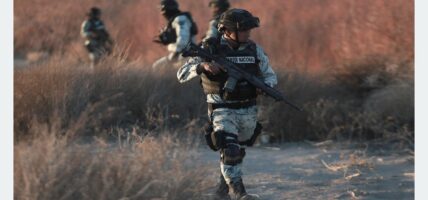 ट्रम्पको धम्कीपछि मेक्सिकोद्वारा अमेरिकी सीमामा १० हजार नेसनल गार्ड सेना तैनाथ