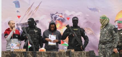 शनिबार रिहा गर्ने भनिएका छ मध्ये दुई इजरायली बन्धक रिहा