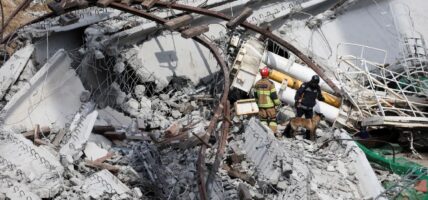 पुल भत्किँदा दुई चिनियाँसहित चार जनाको मृत्यु, छ घाइते