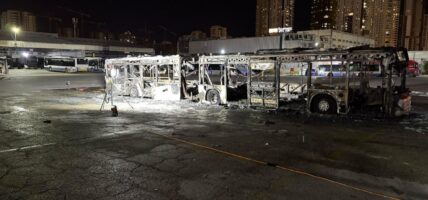 तेलअभिभमा वेष्ट बैंक कब्जाको प्रयास, तीन वटा बसमा बम विष्फोट