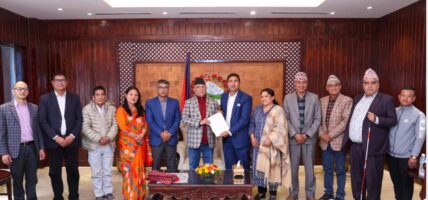 प्रधानमन्त्रीलाई गैसस महासङ्घको घोषणापत्र हस्तान्तरण