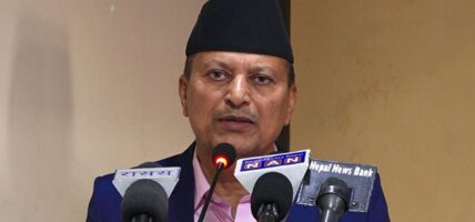 भूमिहीनलाई छिट्टै लालपुर्जा दिन्छौँ: मन्त्री अधिकारी