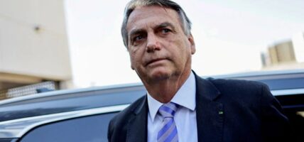 ब्राजिलका पूर्वराष्ट्रपति बोल्सोनारोद्वारा शक्ति प्रदर्शन गर्दै