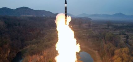 दक्षिण कोरियाले अमेरिकासँग अभ्यास सुरु गरेपछि उत्तर कोरियाद्वारा क्षेप्यास्त्र प्रहार