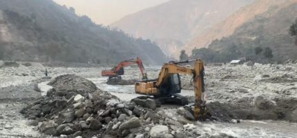 बाढीपहिरोले क्षतिग्रस्त बिपी राजमार्गको मर्मत तीव्र