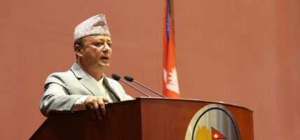 घिसिङलाई हटाउन सरकारले चलखेल गरेको छैन : मन्त्री खड्का