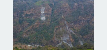 राहुघाटको बाँध पहिरोको जोखिममा