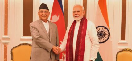 प्रधानमन्त्री ओली र भारतीय समकक्षी मोदीबीच बैंककमा भेटवार्ता