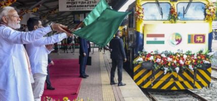 श्रीलंकामा मोदीले गरे रेलवे स्टेशनको उद्‌घाटन