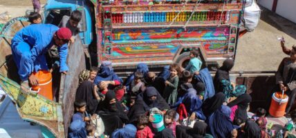 पाँच हजार भन्दा बढी अफगानी नागरिक स्वदेश फिर्ता