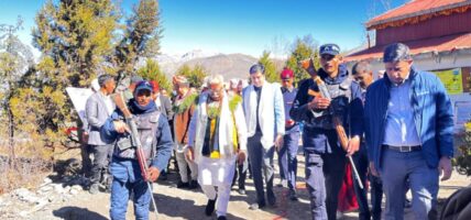 भारतीय ऊर्जामन्त्रीद्वारा मुक्तिनाथमा पूजार्चना