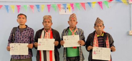 लालपुर्जा पाएपछि धार्चेका भूमिहीन दलित परिवार खुसी