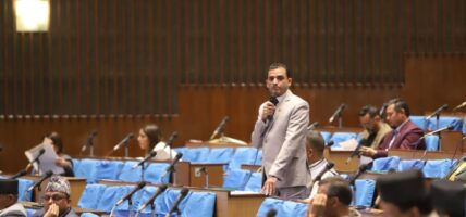 बोल्दा निरङ्कुश सरकारले आफ्नै मन्त्रीलाई बर्खास्त गर्‍यो : माओवादी केन्द्र