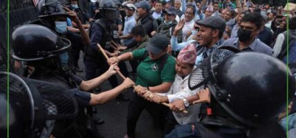 उल्टो बाटोमा  हिड्दै सरकार ।