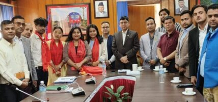 मापदण्ड विपरीतका सवारी साधन रोकिने