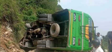 पोखरामा बस दुर्घटना हुँदा २२ जना घाइते