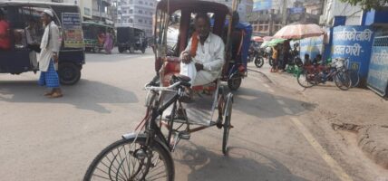 परिवारको भविष्य खोज्नेहरु…
