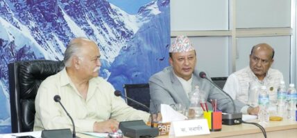क्षति न्यूनीकरणका लागि पूर्वसूचना प्रणाली सरकारको प्राथमिकतामा: ऊर्जामन्त्री खड्का