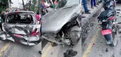 गौशालामा आठ वटा सवारीसाधन दुर्घटनामा पर्दा , तीन जना घाईते