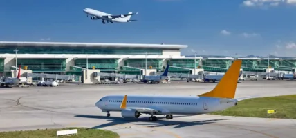 पाकिस्तानको एयर स्पेस अस्थायी रूपमा बन्द, भारतले ३२ विमानस्थल बन्द गर्‍यो