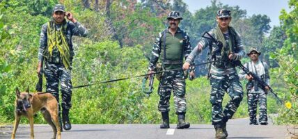 भारतको छत्तीसगढमा बारुदी सुरुङमा परी वरिष्ठ प्रहरी अधिकारीको मृत्यु, केही प्रहरी घाइते
