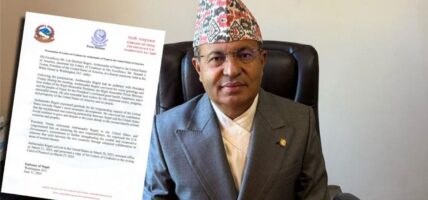 राष्ट्रपति ट्रम्पसमक्ष राजदूत रेग्मीद्वारा ओहोदाको प्रमाणपत्र पेस