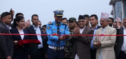 ग्वार्को ओभरपासको उद्घाटन,प्रधानमन्त्रीले ट्राफिक प्रहरी प्रमुख अधिकारीलाई काट्न लगाए रिबन (तस्बिरसहित)