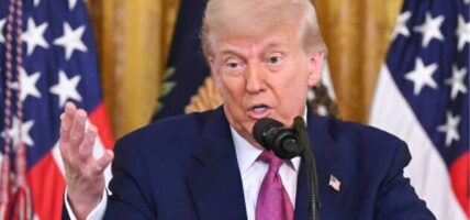 इरानले पुनः हतियार जुटाउने प्रयास गरे आक्रमण हुन्छः ट्रम्प