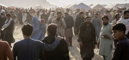 एकै दिनमा दुई हजारभन्दा बढी अफगानी शरणार्थी स्वदेश फिर्ता