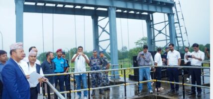 मन्त्री खड्काद्वारा महाकाली सिँचाइ आयोजनाको नहर अवलोकन