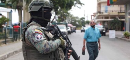 इक्वेडरको पर्यटकीय सहरमा पुल बारमा गोली हानी नौ जनाको हत्या