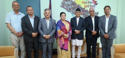 एमाले अध्यक्ष ओली र पूर्वराष्ट्रपति भण्डारीबीच भेटवार्ता सम्पन्न