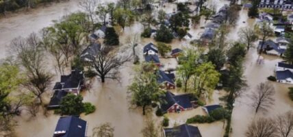 टेक्सासमा बाढीका कारण ज्यान गुमाउनेको सङ्ख्या १०० नाघ्यो, उद्धार कार्य जारी