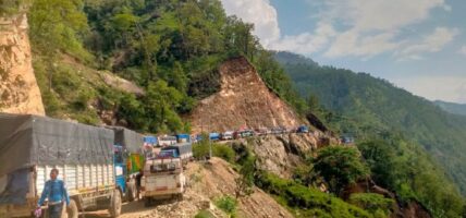 अवरुद्ध कर्णाली राजमार्ग सञ्चालन