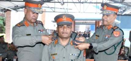 बढुवा भएका सशस्त्रका अधिकृतहरुलाई दर्ज्यानी चिन्ह प्रदान