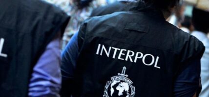 इन्टरपोलबाट रेड नोटिस जारी भएका फरार व्यक्ति यएईबाट पक्राउ