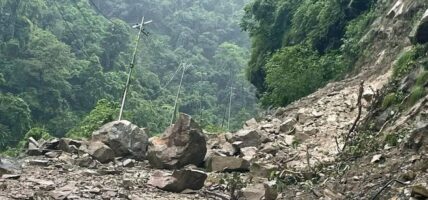 पाल्पा-बुटवल र गुल्मीमा पहिरोले सडक अवरुद्ध