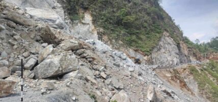 गुल्मीको कालीगण्डकी करिडोर र रिडी-वामीटक्सार सडक अवरुद्ध