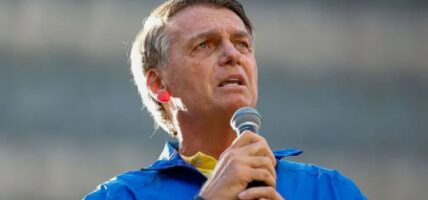 ब्राजिलका पूर्वराष्ट्रपति बोल्सोनारोलाई अदालतको आदेश उल्लङ्घन गरेको आरोपमा नजरबन्दको आदेश