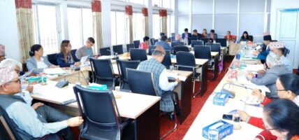 निजामती विधेयकमा सहसचिवमा १० प्रतिशत खुला प्रतिस्पर्धा राख्नुपर्ने  प्रतिपक्षको अडान
