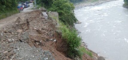 अवरुद्ध काठमाडौँ–मन्थली सडक एकतर्फी खुल्यो