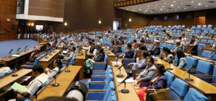उद्योग समितिद्वारा स्थलगत अध्ययन प्रतिवेदन पारित